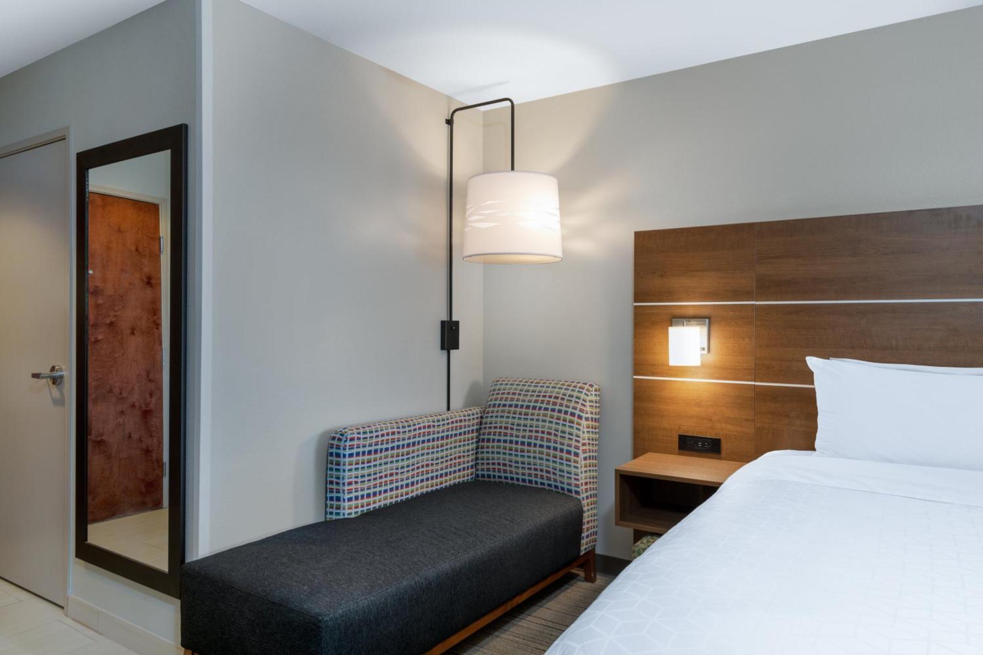 Holiday Inn Express & Suites Colorado Springs-Airport By Ihg מראה חיצוני תמונה